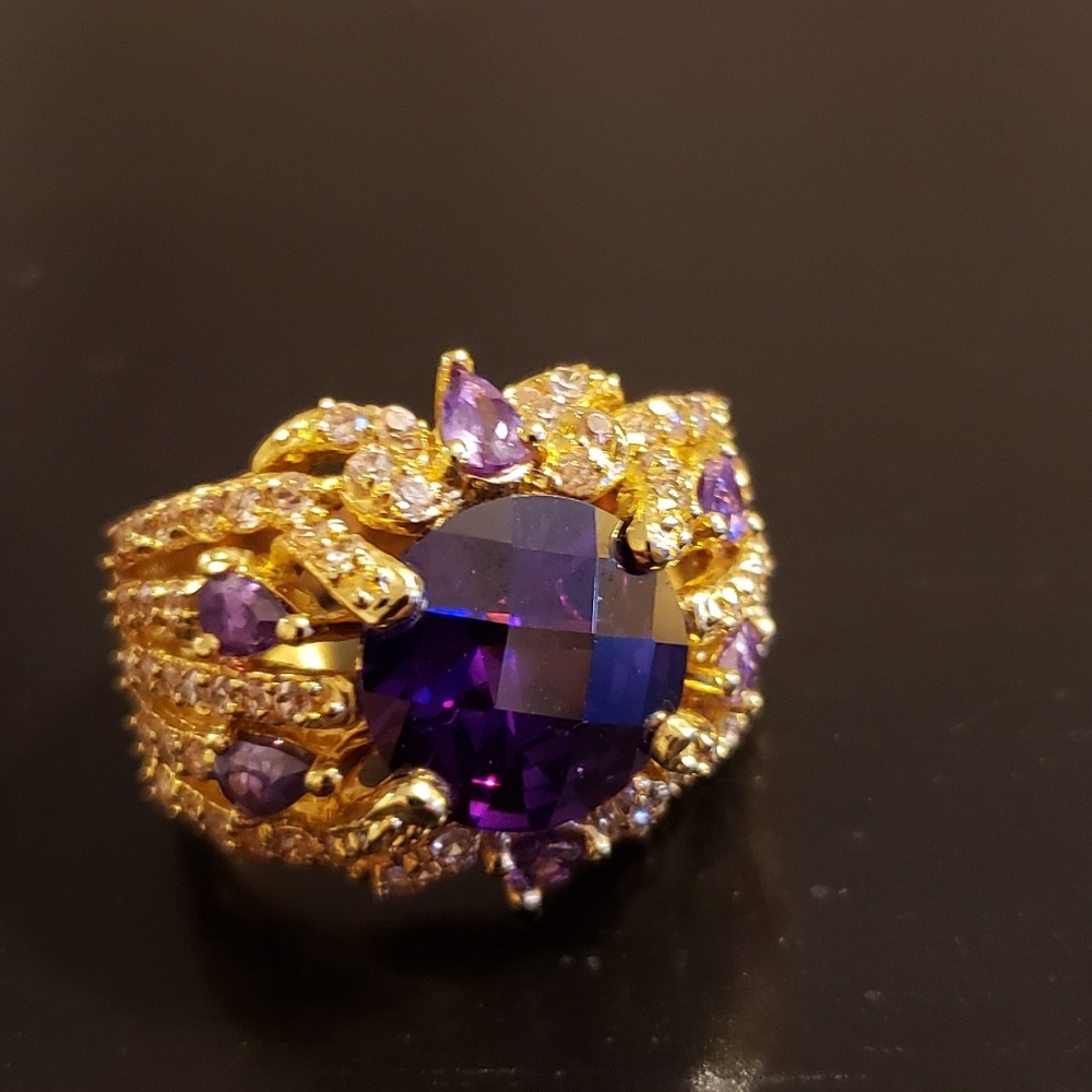 💕IMAN Amethyst & Gold Ring